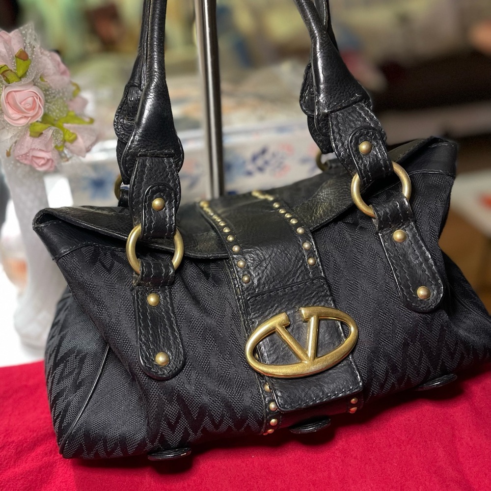 Authentic Valentino Garavani hand bag